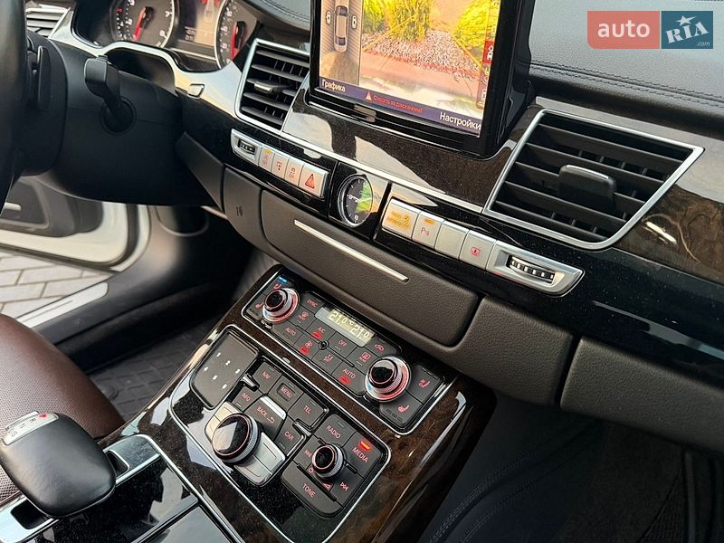 Седан Audi A8 2015 в Рівному