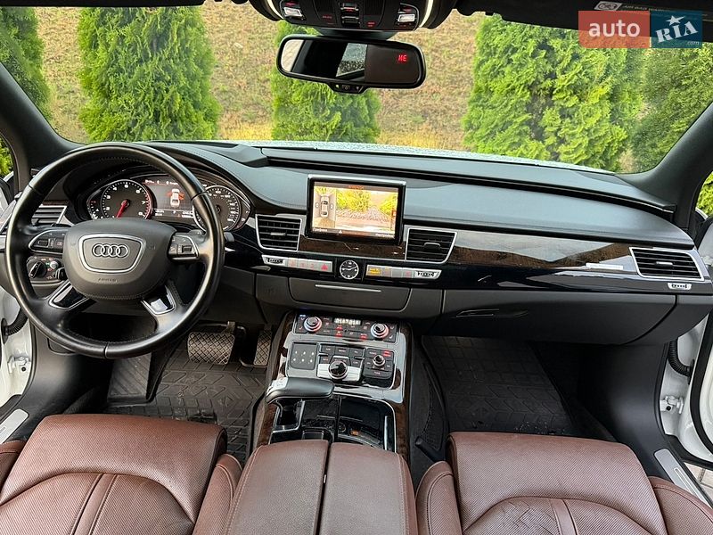 Седан Audi A8 2015 в Рівному