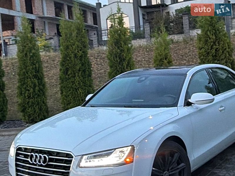 Седан Audi A8 2015 в Рівному