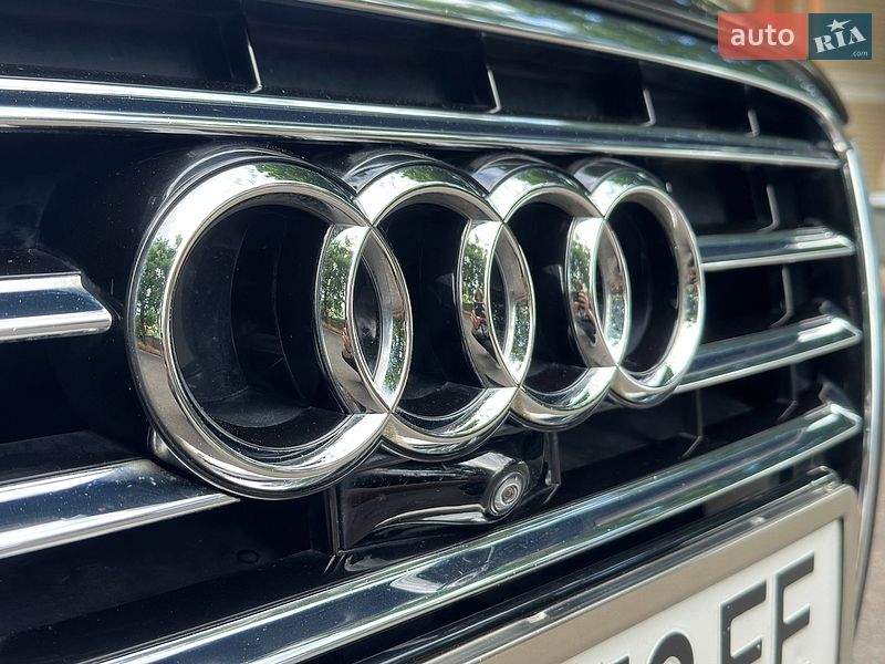 Седан Audi A8 2012 в Одессе