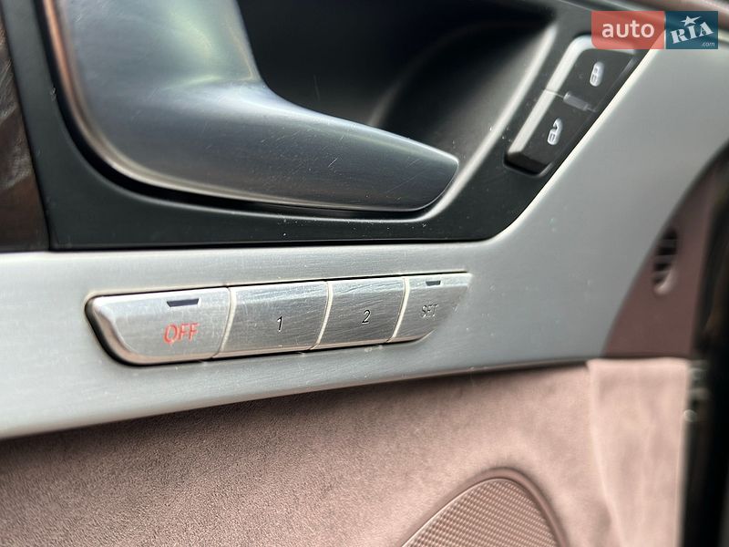 Седан Audi A8 2012 в Одессе