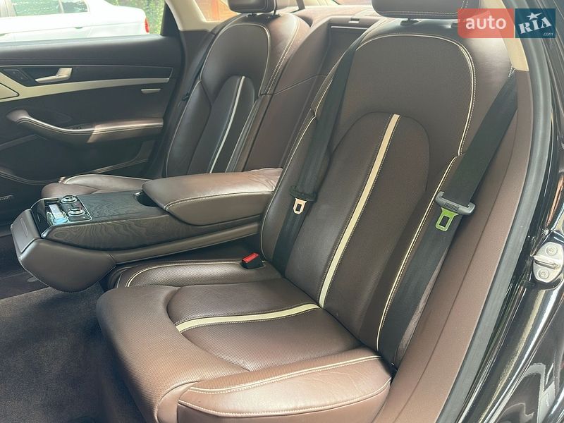 Седан Audi A8 2012 в Одессе