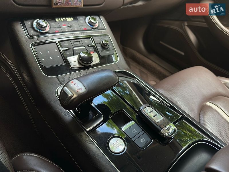 Седан Audi A8 2012 в Одессе