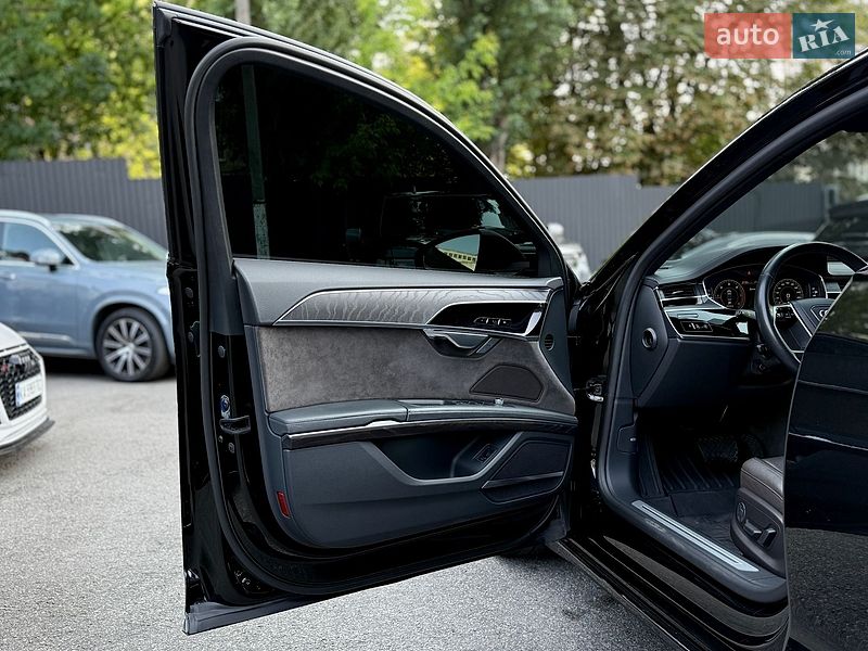 Седан Audi A8 2020 в Києві