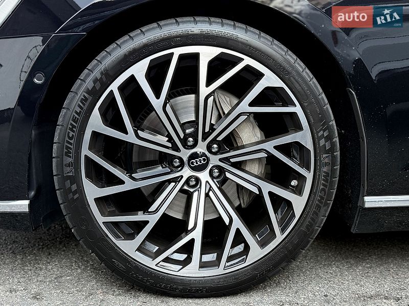Седан Audi A8 2020 в Києві