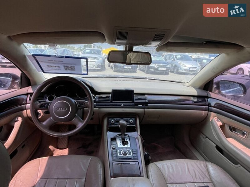 Седан Audi A8 2004 в Киеве