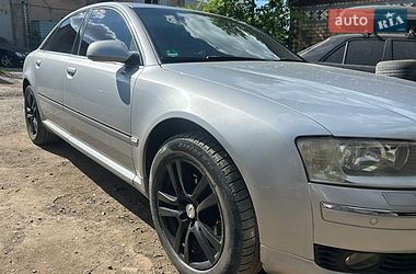 Audi A8  2004