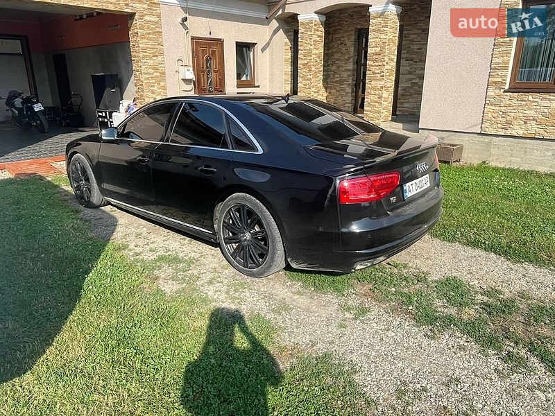 Седан Audi A8 2011 в Косове