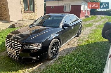 Седан Audi A8 2011 в Косове