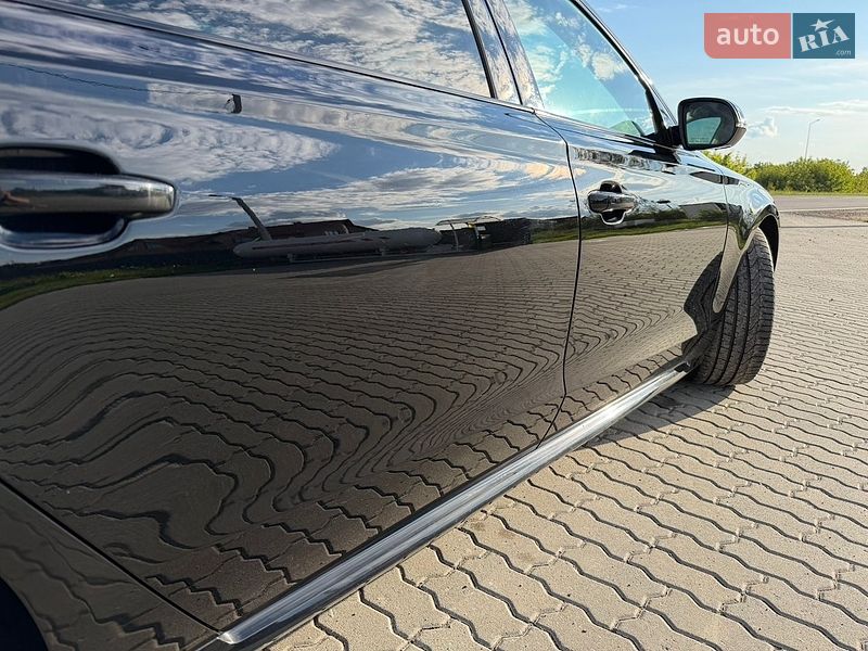 Седан Audi A8 2015 в Львове