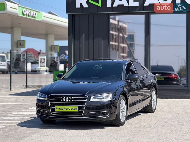 Седан Audi A8 2014 в Львові