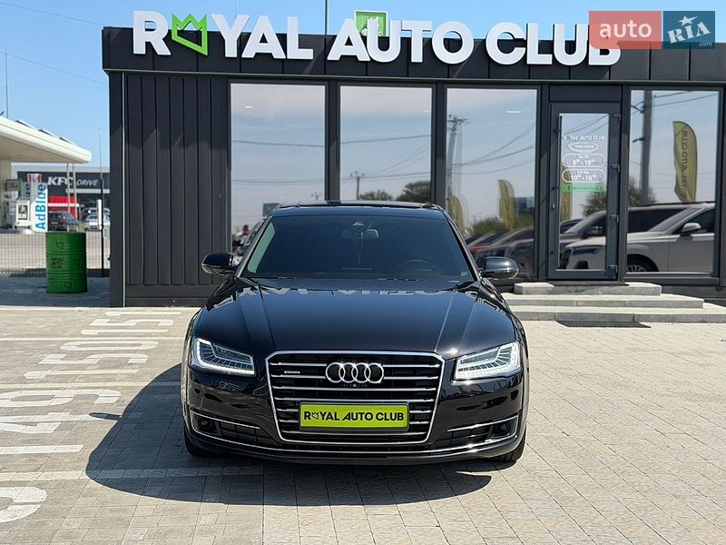 Седан Audi A8 2014 в Львові