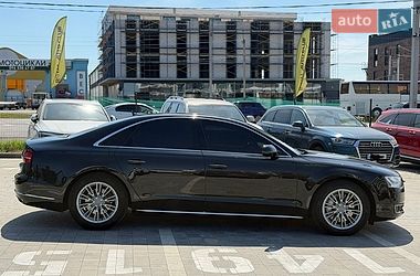Седан Audi A8 2014 в Львові