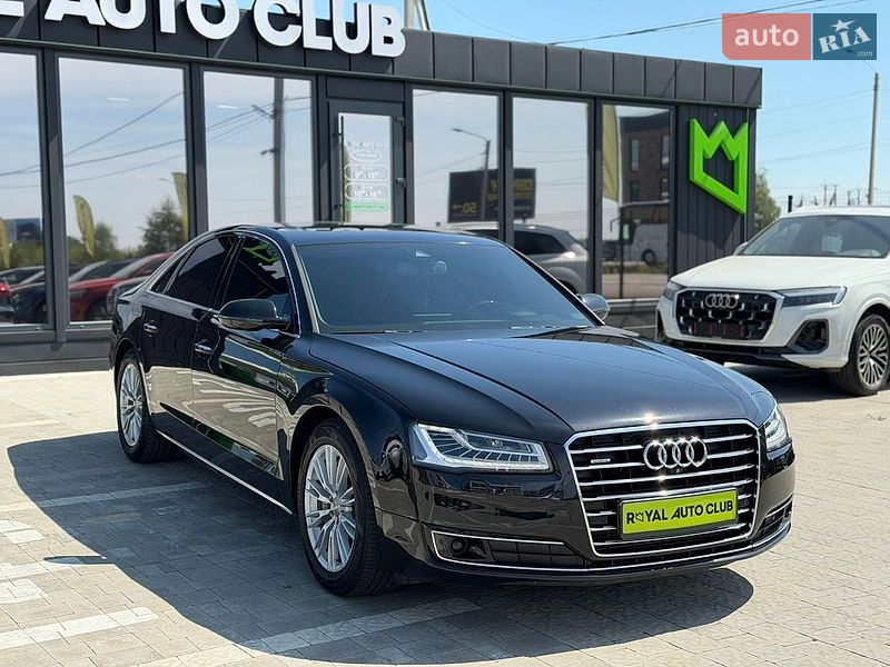 Седан Audi A8 2014 в Львові