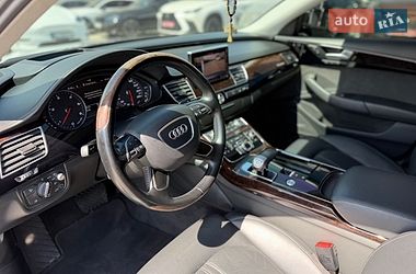 Седан Audi A8 2014 в Львові