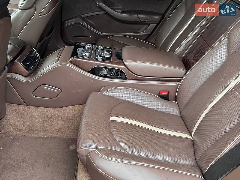 Седан Audi A8 2011 в Киеве