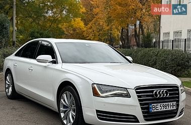 Седан Audi A8 2012 в Одесі