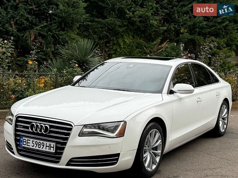 Седан Audi A8 2012 в Одесі