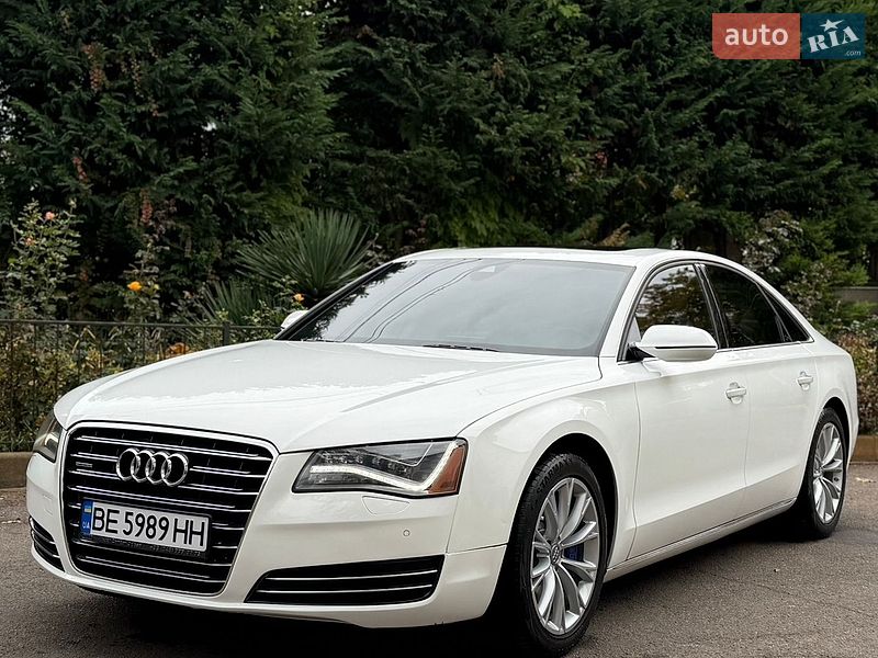 Седан Audi A8 2012 в Одесі