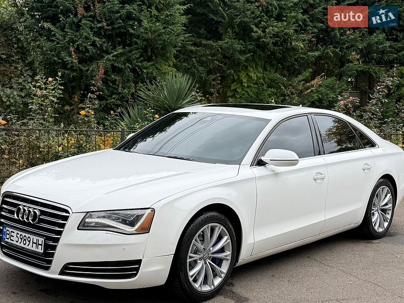 Седан Audi A8 2012 в Одесі