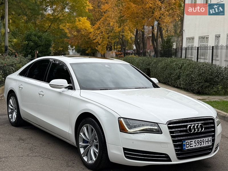 Седан Audi A8 2012 в Одесі
