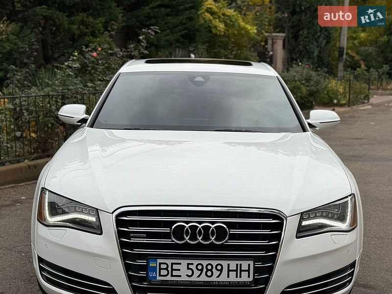 Седан Audi A8 2012 в Одесі