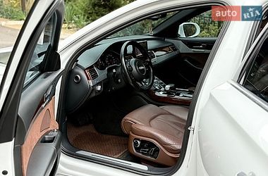 Седан Audi A8 2012 в Одесі