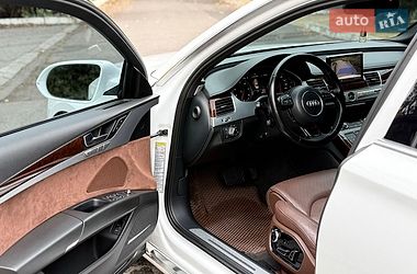 Седан Audi A8 2012 в Одесі