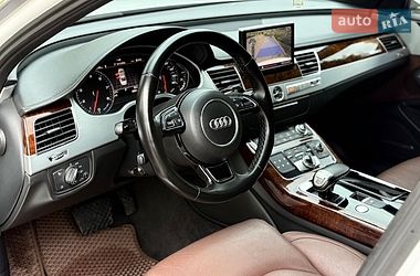 Седан Audi A8 2012 в Одесі