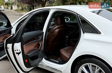 Седан Audi A8 2012 в Одесі