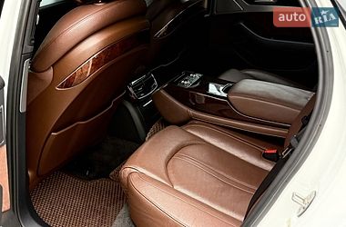 Седан Audi A8 2012 в Одесі