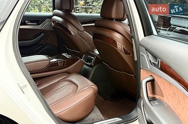 Седан Audi A8 2012 в Одесі
