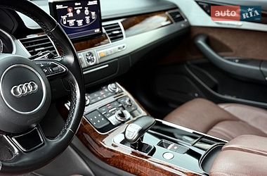 Седан Audi A8 2012 в Одесі