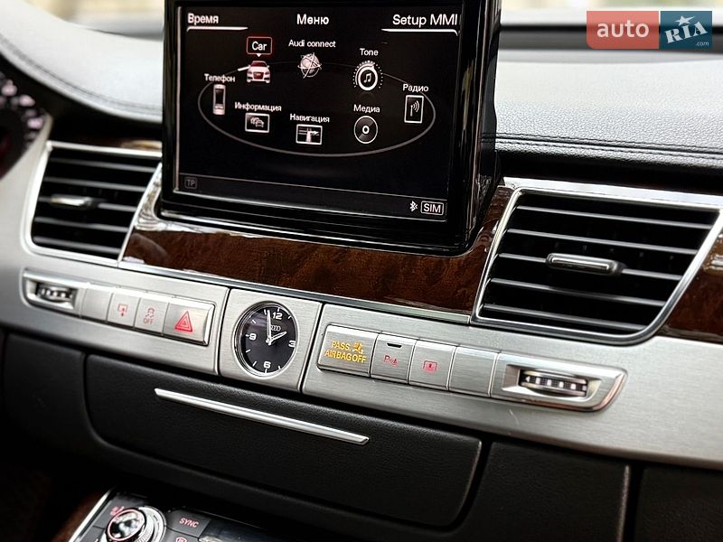 Седан Audi A8 2012 в Одесі