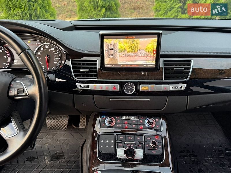 Седан Audi A8 2015 в Рівному