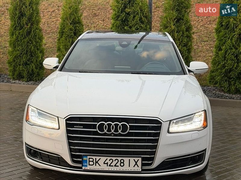 Седан Audi A8 2015 в Рівному