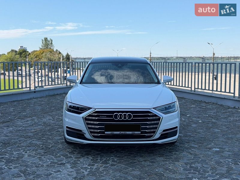 Седан Audi A8 2020 в Дніпрі