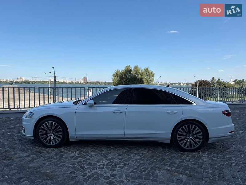 Седан Audi A8 2020 в Дніпрі