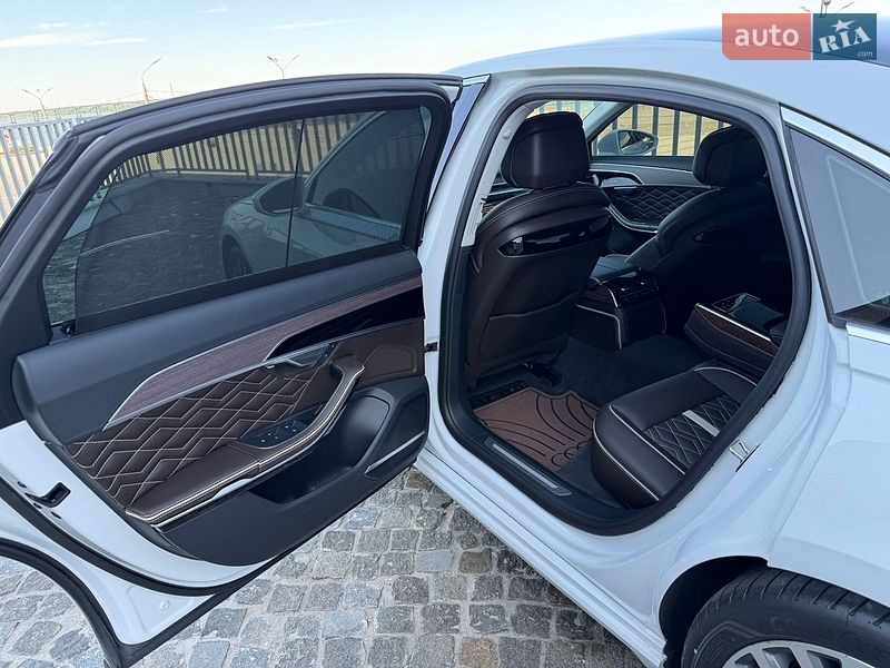 Седан Audi A8 2020 в Дніпрі
