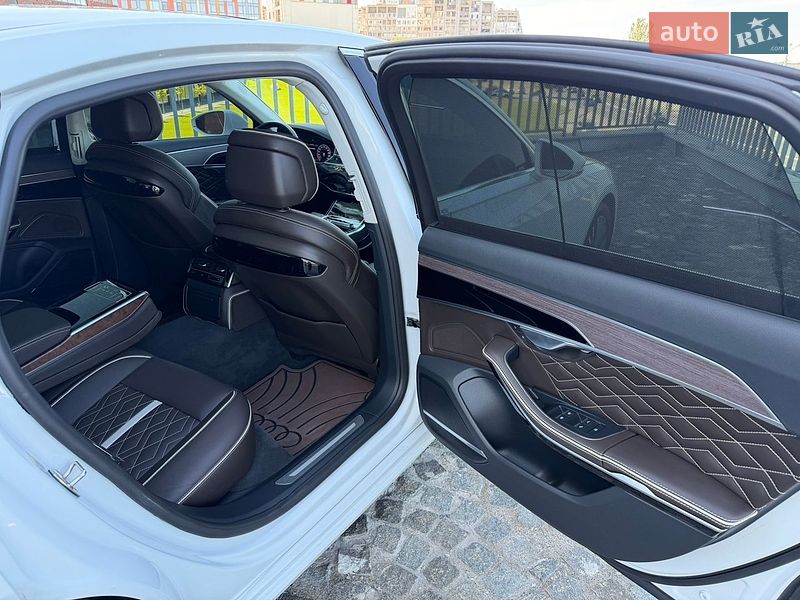Седан Audi A8 2020 в Дніпрі