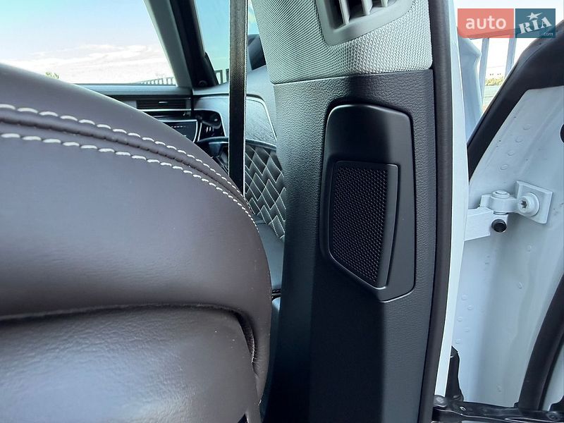 Седан Audi A8 2020 в Дніпрі