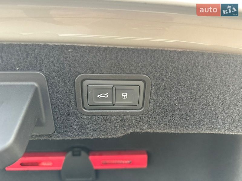 Седан Audi A8 2020 в Києві