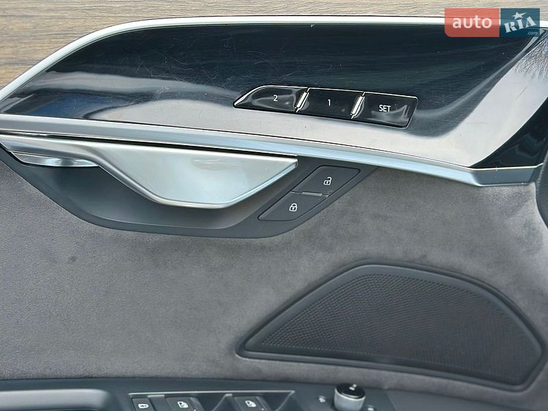 Седан Audi A8 2020 в Києві
