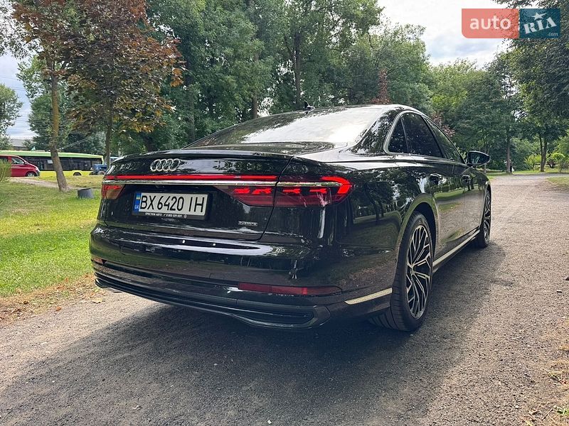 Седан Audi A8 2024 в Хмельницькому