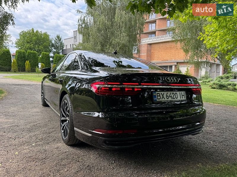 Седан Audi A8 2024 в Хмельницькому