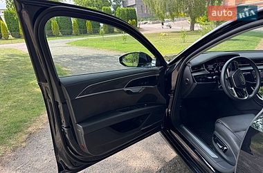 Седан Audi A8 2024 в Хмельницькому