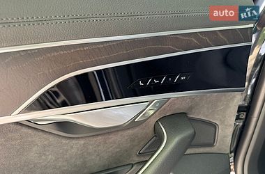 Седан Audi A8 2024 в Хмельницькому