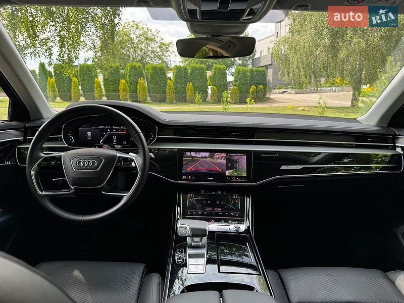 Седан Audi A8 2024 в Хмельницькому