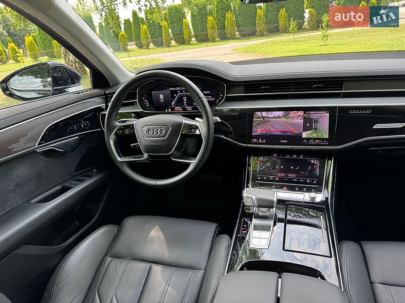 Седан Audi A8 2024 в Хмельницькому