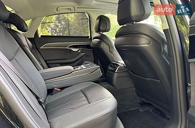 Седан Audi A8 2024 в Хмельницькому